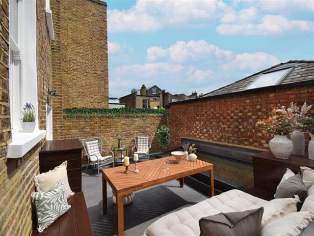London W11 3 bed maisonette to rent £8,500 pcm £1,962 pw