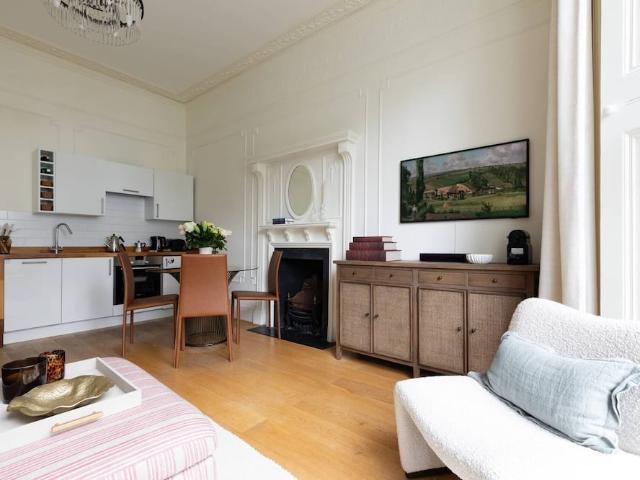 London, W11 3EL, United Kingdom | 2 bed apartment for rent #129297340 | Rentberry