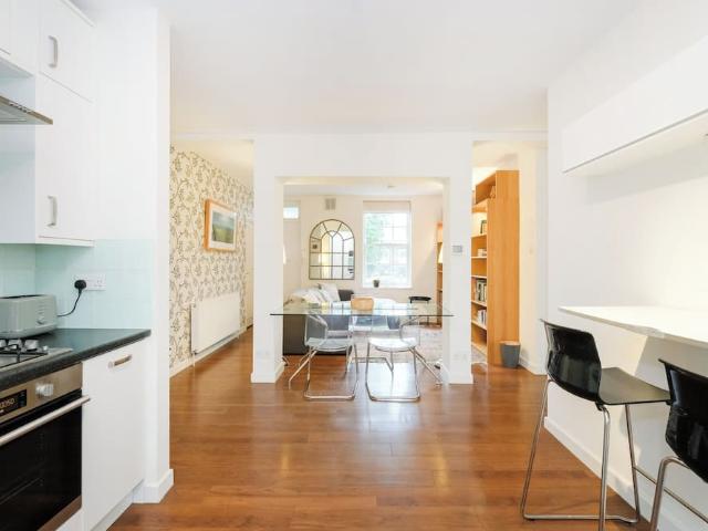 London, W11 4JH, United Kingdom | 3 bed apartment for rent #121506690 | Rentberry