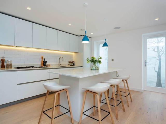 London, W11 4NS, United Kingdom | 3 bed house for rent #121294313 | Rentberry