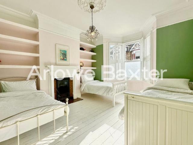 London, W12 0HA, United Kingdom | 2 bed apartment for rent #136589867 | Rentberry