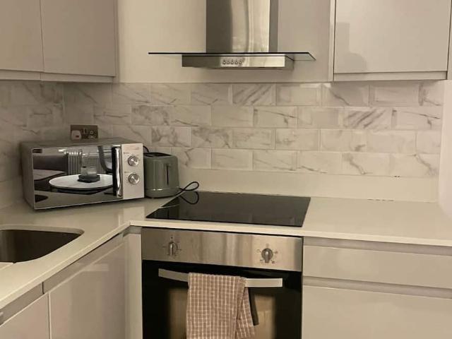 London, W12 0JR, United Kingdom | 2 bed apartment for rent #165094950 | Rentberry