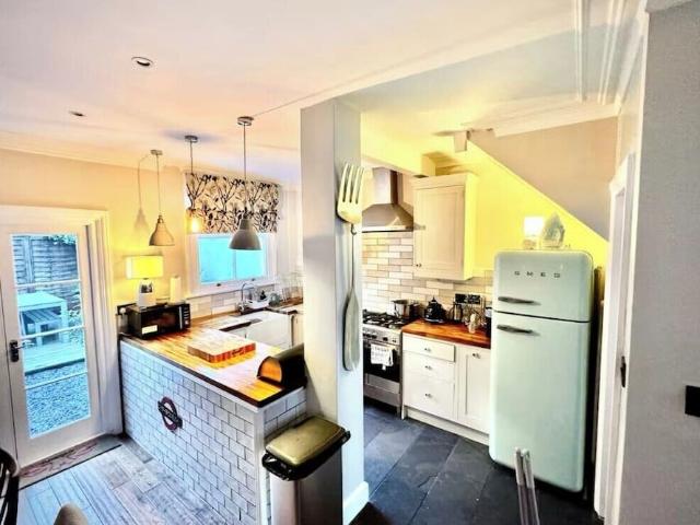 London, W12 0PA, United Kingdom | 3 bed townhouse for rent #131791524 | Rentberry