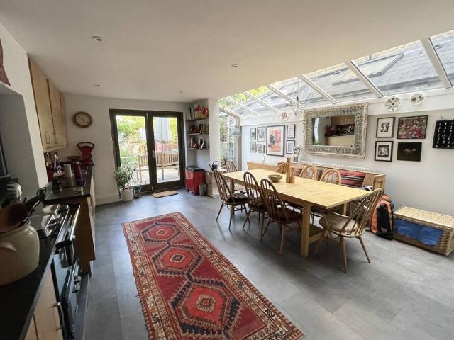 London, W12 7BD, United Kingdom | 4 bed house for rent #147214285 | Rentberry