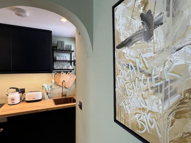 London, W12 7EX, United Kingdom | 1 bed apartment for rent #133112150 | Rentberry