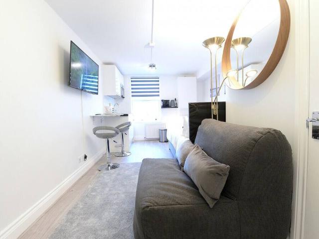 London, W12 8EE, United Kingdom | 1 bed apartment for rent #97225064 | Rentberry