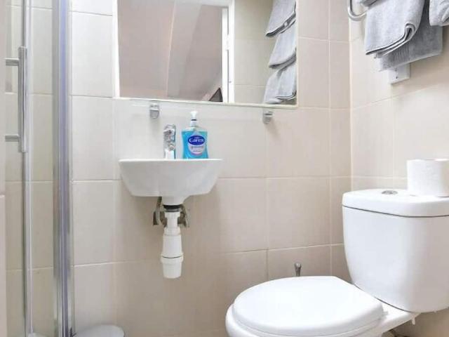 London, W12 8EE, United Kingdom | 1 bed apartment for rent #98287113 | Rentberry