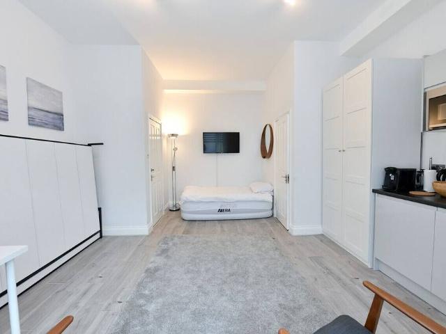 London, W12 8EE, United Kingdom | 1 bed apartment for rent #98289436 | Rentberry