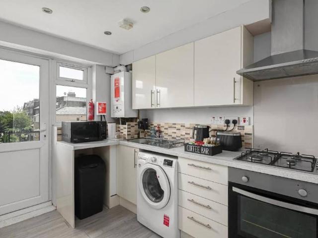 London, W12 9EP, United Kingdom | 2 bed apartment for rent #175992285 | Rentberry