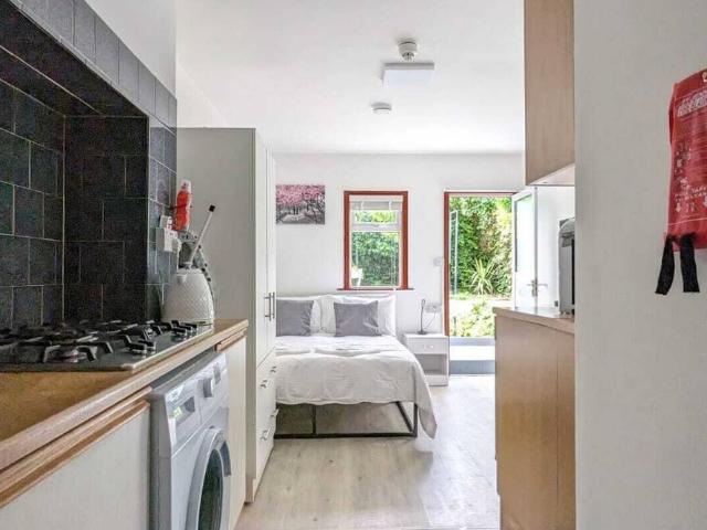 London, W12 9QJ, United Kingdom | 1 bed apartment for rent #116347308 | Rentberry