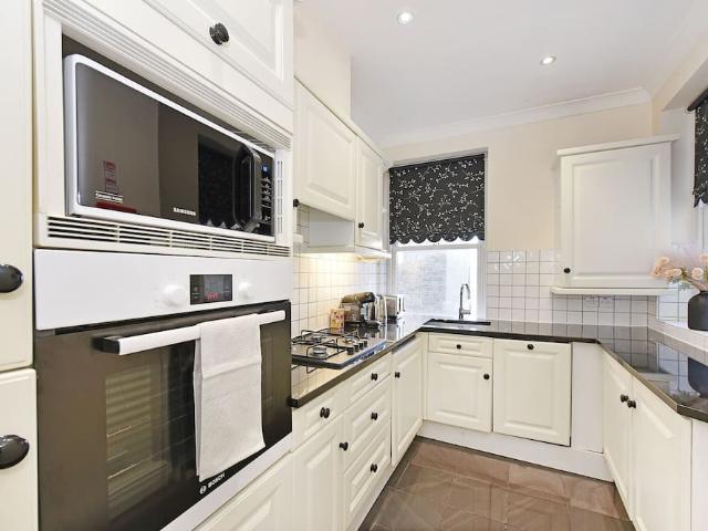 London, W1T 2AA, United Kingdom | 3 bed apartment for rent #167058496 | Rentberry