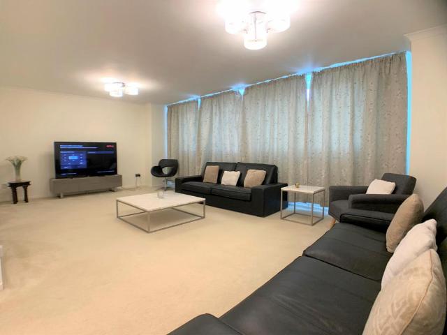 London W1U 4 bed flat to rent £6,500 pcm £1,500 pw