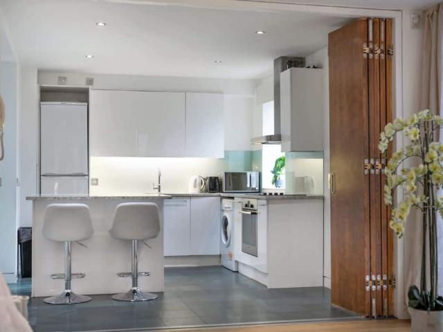 London, W1C 2AR, United Kingdom | 2 bed house for rent #167295261 | Rentberry