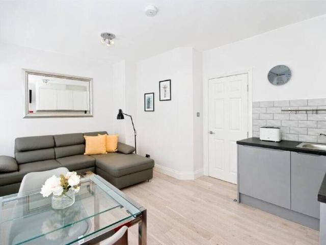 London, W1D 4DF, United Kingdom | 1 bed apartment for rent #99417079 | Rentberry