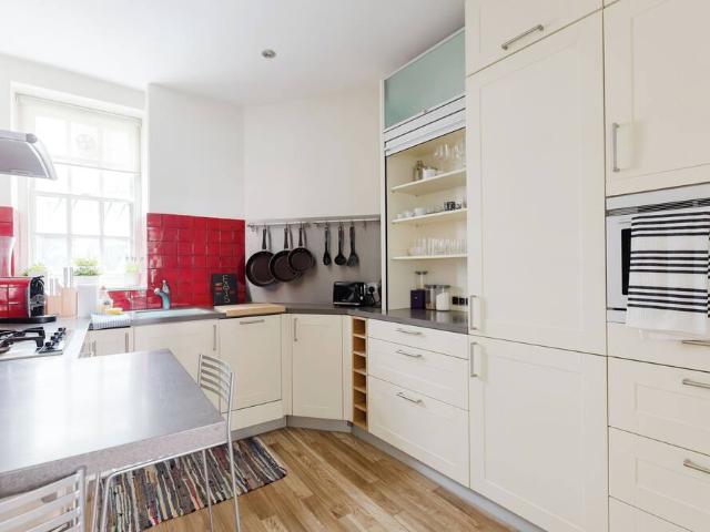 London, W1F 8DQ, United Kingdom | 3 bed townhouse for rent #175999004 | Rentberry