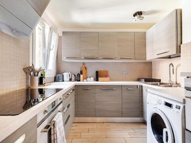 London, W1G 9HN, United Kingdom | 2 bed apartment for rent #154381705 | Rentberry