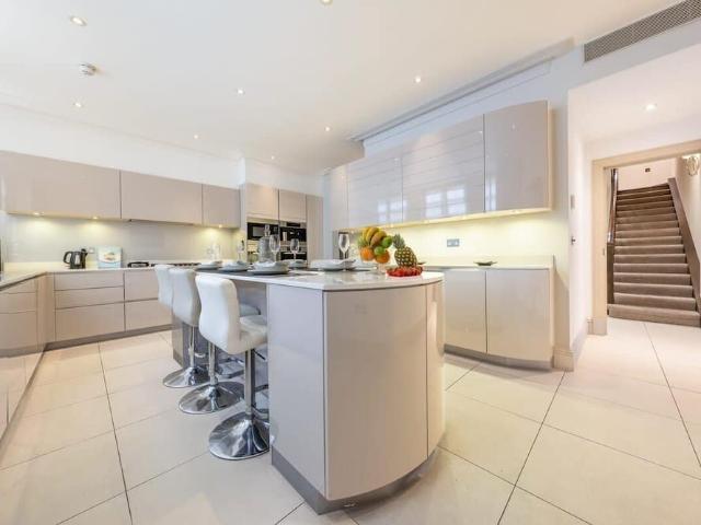 London, W1J 7DP, United Kingdom | 7 bed house for rent #114170536 | Rentberry
