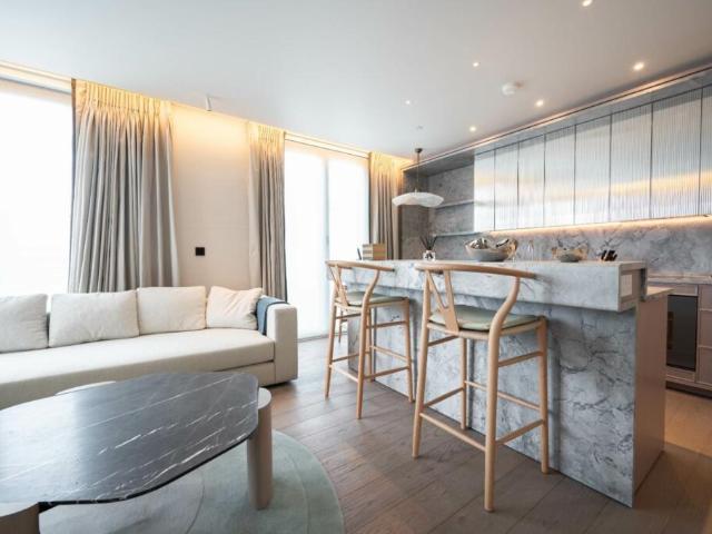 London W1S 1 bed apartment to rent £13,433 pcm £3,100 pw