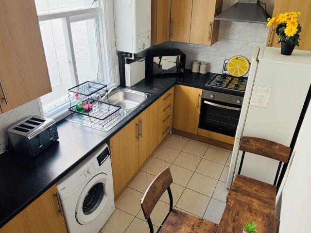 London, W2 3ET, United Kingdom | 2 bed apartment for rent #169676631 | Rentberry
