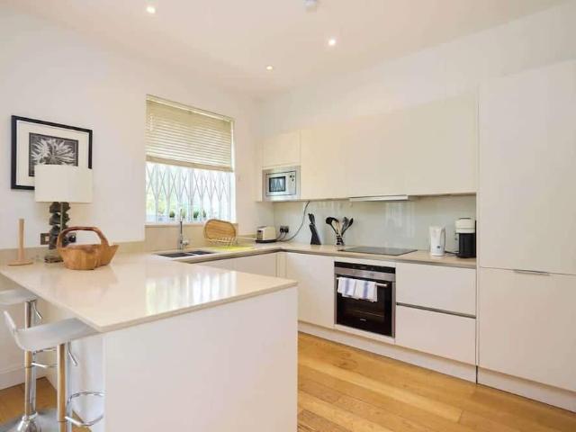 London, W2 3TP, United Kingdom | 4 bed apartment for rent #149847704 | Rentberry