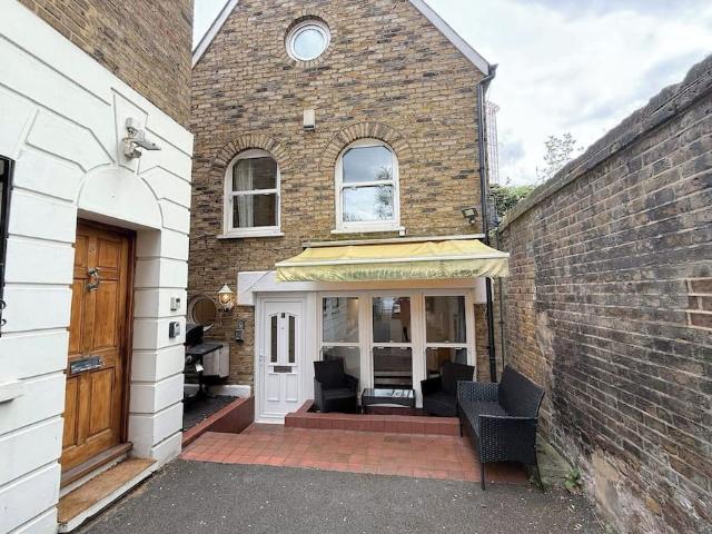 London, W2 1AT, United Kingdom | 4 bed house for rent #109114712 | Rentberry