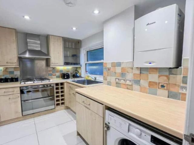 London, W2 1TF, United Kingdom | 4 bed apartment for rent #160307714 | Rentberry