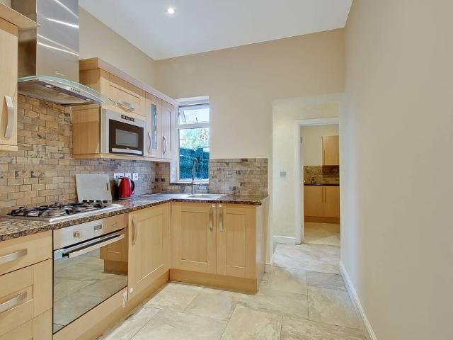 London, W3 0JD, United Kingdom | 4 bed house for rent #111148689 | Rentberry