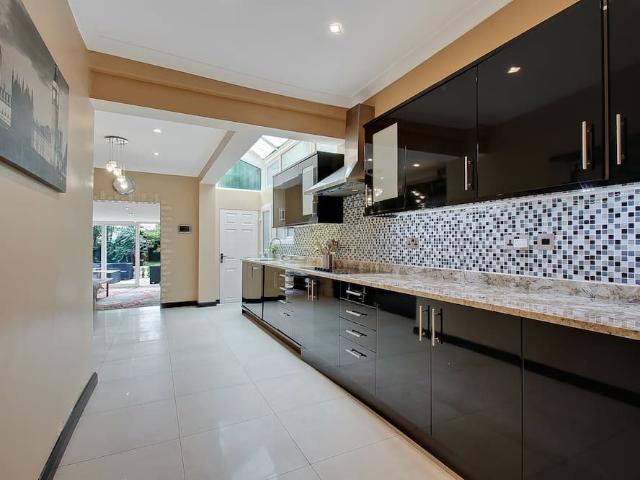 London, W3 0JD, United Kingdom | 5 bed house for rent #110695099 | Rentberry