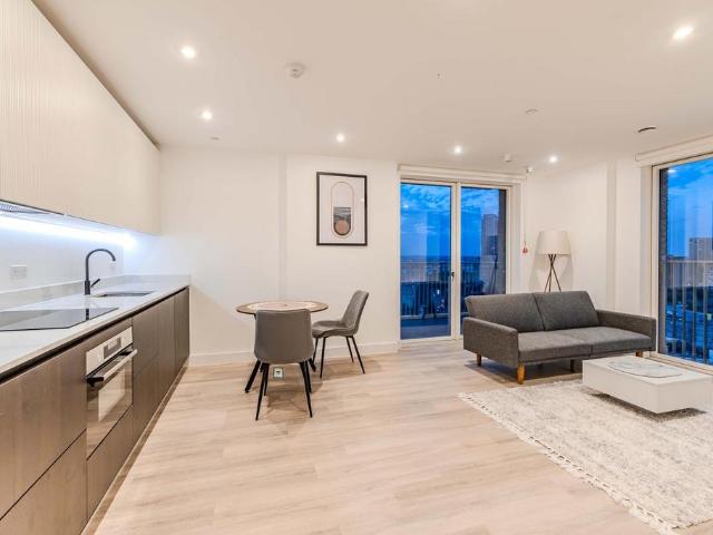 London, W3 1 bed flat to rent £2,080 pcm £480 pw