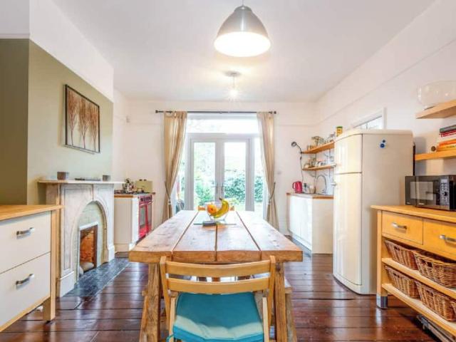 London, W3 9PU, United Kingdom | 2 bed apartment for rent #171780977 | Rentberry