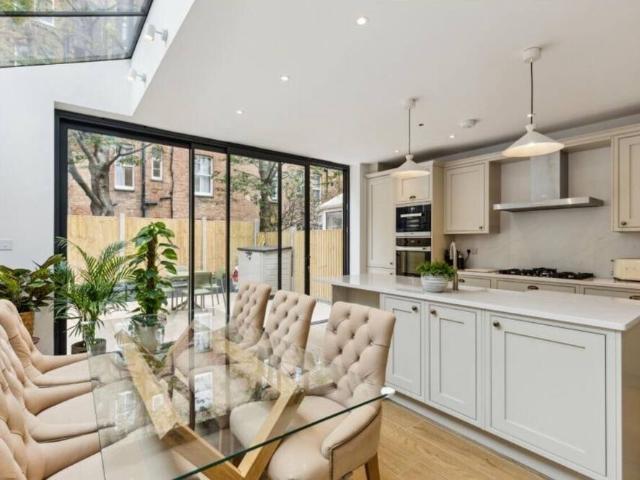 London, W4 3JA, United Kingdom | 4 bed house for rent #131705231 | Rentberry