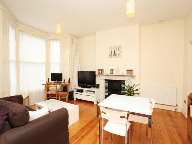 London W6 1 bed flat to rent £2,100 pcm £485 pw