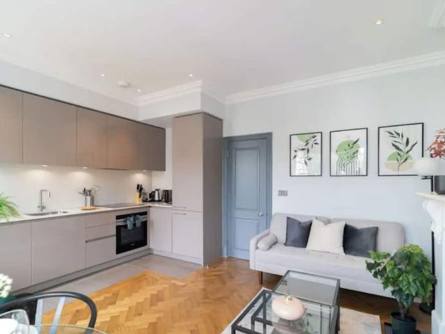 London, W6 8RJ, United Kingdom | 2 bed townhouse for rent #147303827 | Rentberry