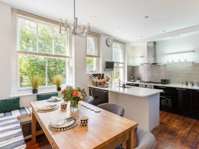 London, W6 9DE, United Kingdom | 2 bed apartment for rent #96471006 | Rentberry