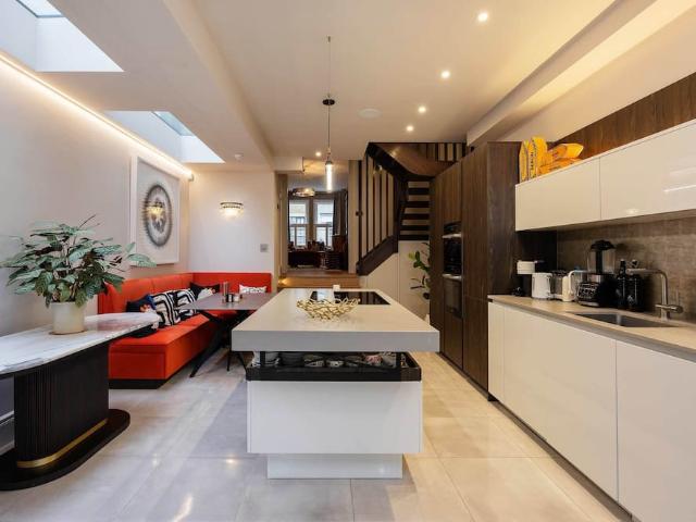 London, W6 9HA, United Kingdom | 2 bed house for rent #168026635 | Rentberry