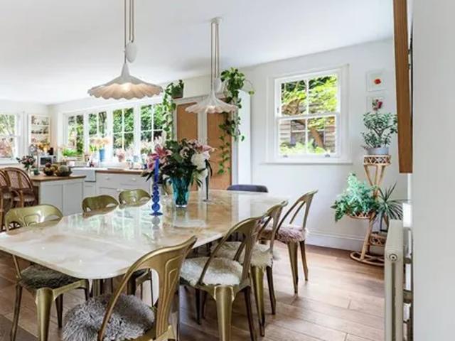 London, W6 9TJ, United Kingdom | 4 bed house for rent #168035912 | Rentberry