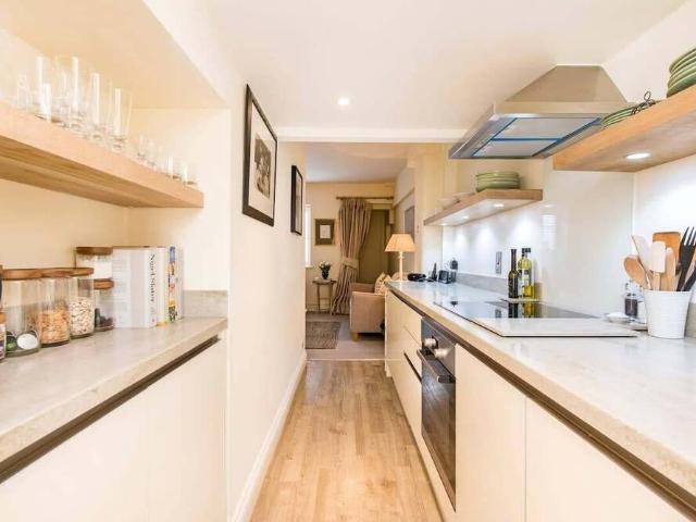 London, W8 7AS, United Kingdom | 2 bed apartment for rent #96646741 | Rentberry