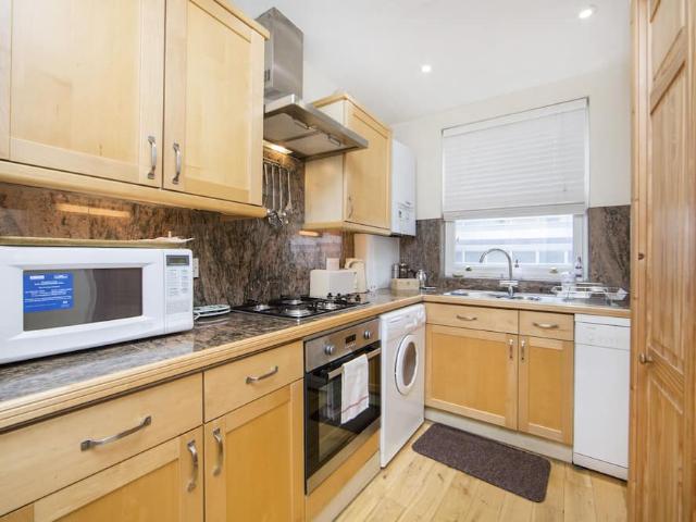 London, W8 4DY, United Kingdom | 2 bed house for rent #102981821 | Rentberry