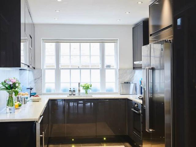 London, W8 4JL, United Kingdom | 4 bed house for rent #128457373 | Rentberry