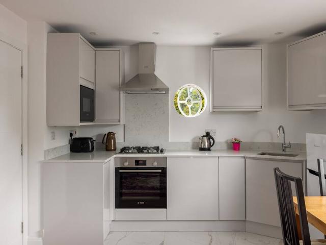London, W8 6NW, United Kingdom | 1 bed apartment for rent #134289274 | Rentberry