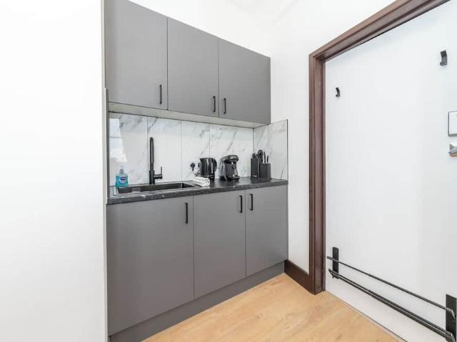 London, W8 6BD, United Kingdom | 1 bed apartment for rent #170594491 | Rentberry