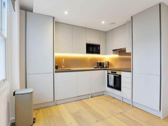London, W8 6EG, United Kingdom | 2 bed townhouse for rent #147276929 | Rentberry
