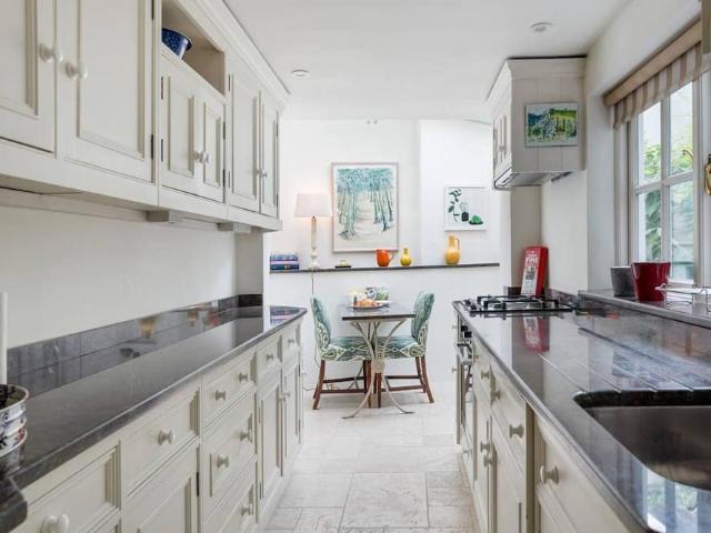 London, W8 6RH, United Kingdom | 1 bed house for rent #109108199 | Rentberry