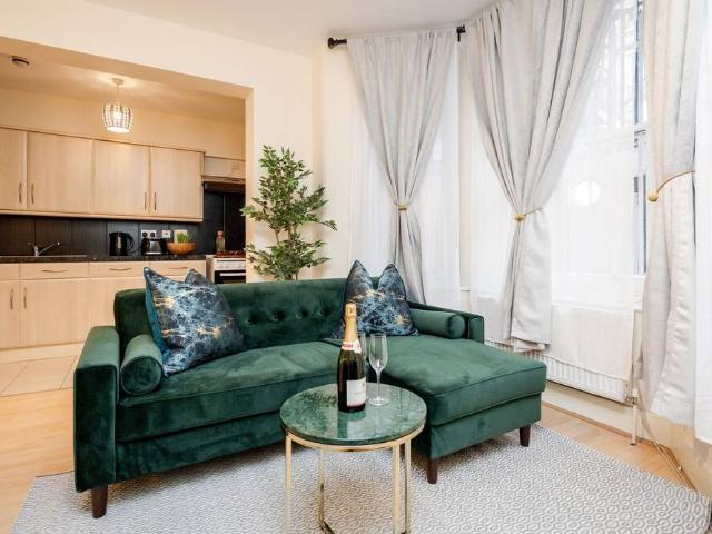 London, W8 6TH, United Kingdom | 2 bed apartment for rent #96128591 | Rentberry