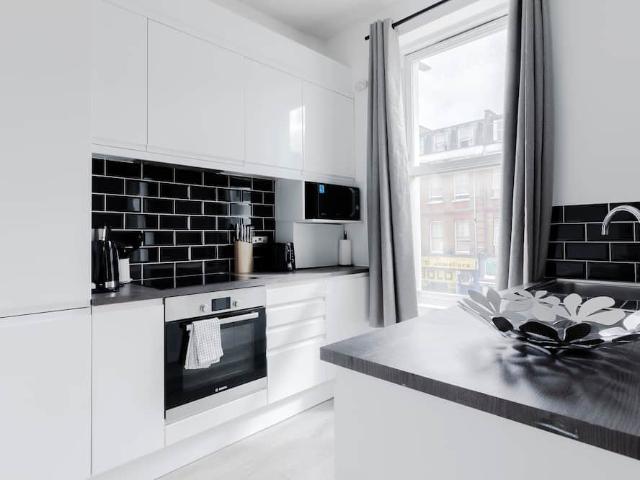 London, W9 3QF, United Kingdom | 2 bed apartment for rent #128449054 | Rentberry