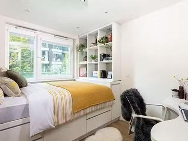 Londonist Drapery Place Premium Range 1 Ensuite
