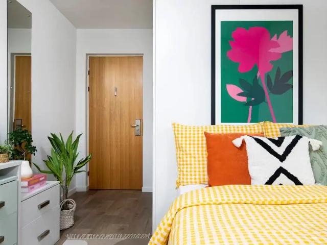 Londonist Station Court Residence, London Has an Apartment