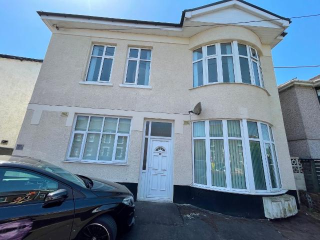 Lone Road, Clydach, Swansea SA6, 2 bed flat to rent, £875 pcm | PrimeLocation