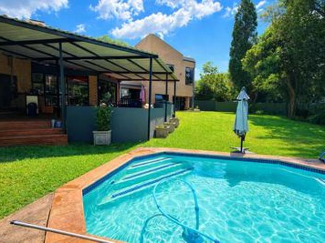 lonehill luxury living: 5 bedroom o.