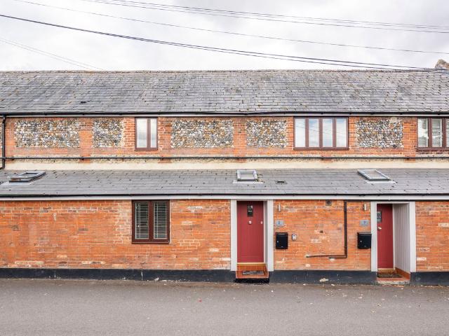 Long Melford, Sudbury, Suffolk CO10, 2 bed terraced house to rent, £1,200 pcm | PrimeLocation